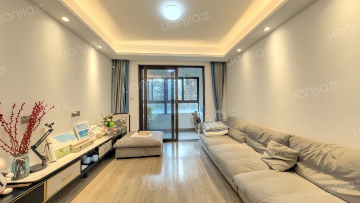 新保弘领东苑A区二手房实景图