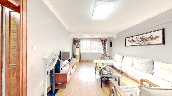 集美花园东区二手房实景图