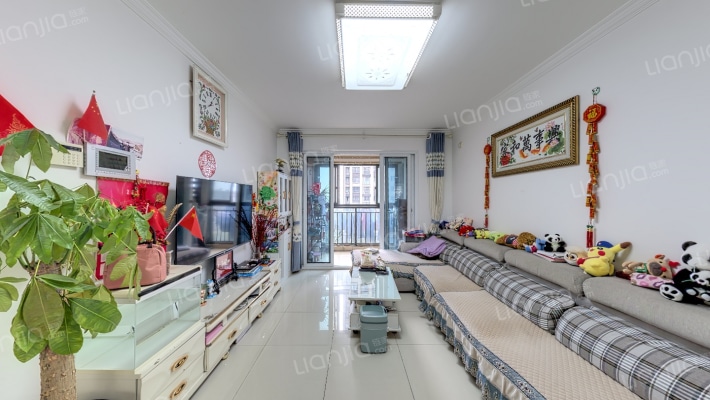 绿地时代名邸二期二手房实景图