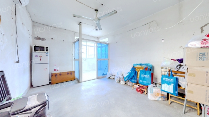 场中路3308弄二手房实景图