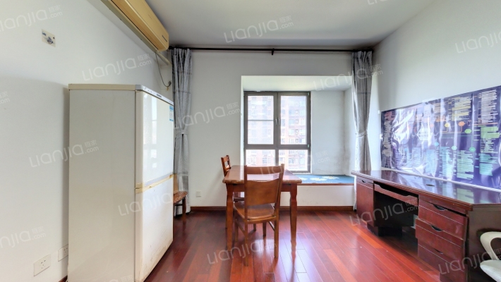 鹏润伊顿公馆二手房实景图