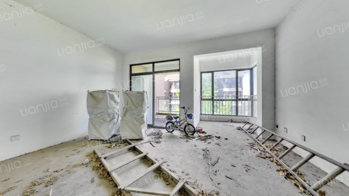 铂金时代二期二手房实景图