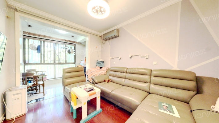 依水园一期二手房实景图