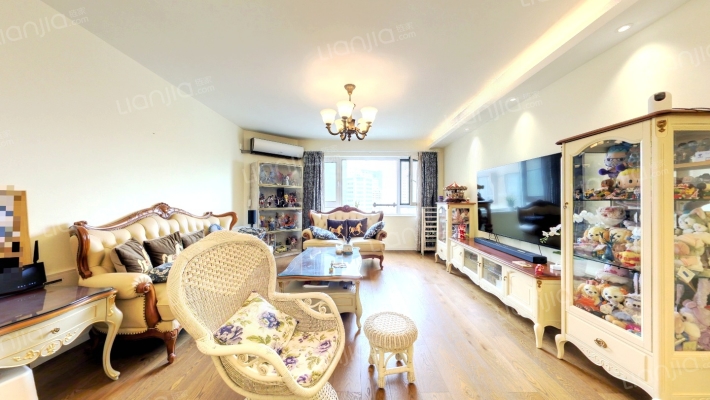 嘉里华庭二手房实景图