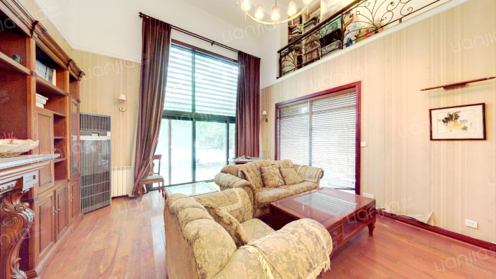 东方庭院(别墅)二手房实景图