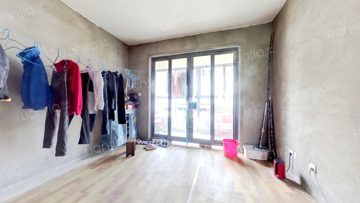 御龙国际二手房实景图