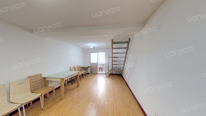 翡翠城东区二手房实景图