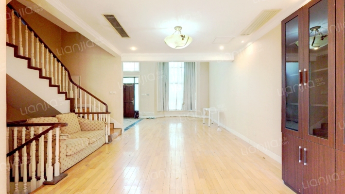 莱蒙湖别墅二手房实景图