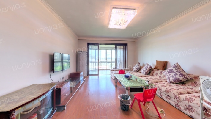 金色比华利二手房实景图