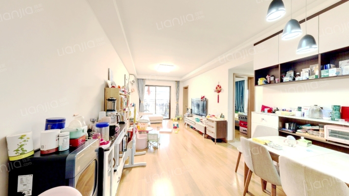 卓越蔚蓝郡二手房实景图