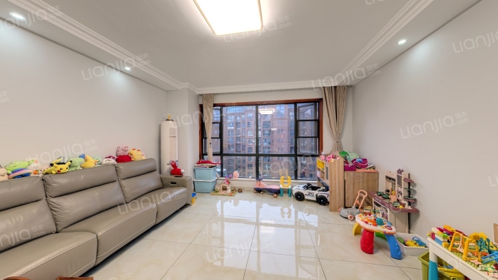 翡翠云天二手房实景图