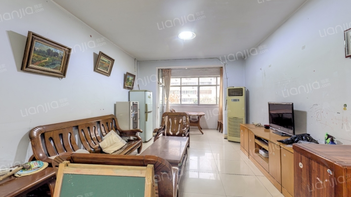 亚新美好新苑二手房实景图