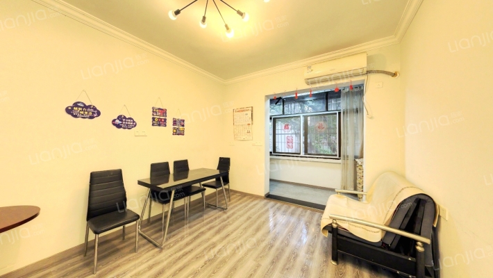 美专校街二手房实景图