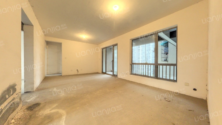 花样年龙年国际中心二手房实景图