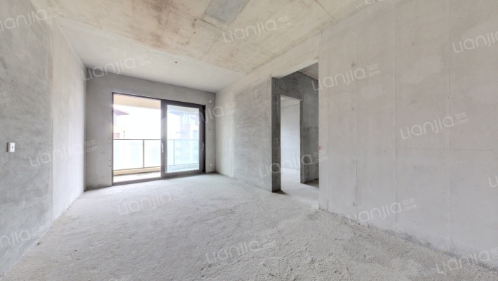 星河丹堤V2区二手房实景图