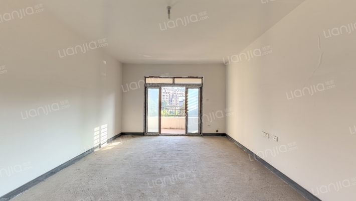 和泓四季A区二手房实景图