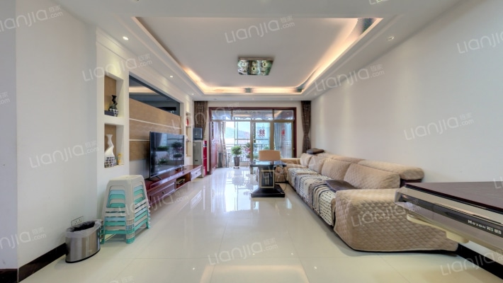 蓝波湾新天卫城水街二手房实景图