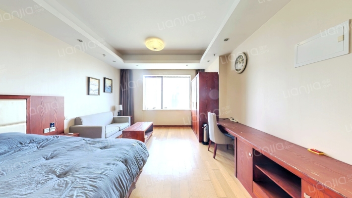 世茂铂晶宫二手房实景图