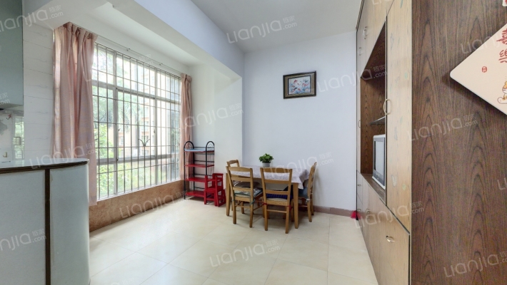 嘉信华庭二手房实景图