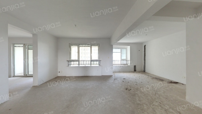 水畔兰庭二手房实景图