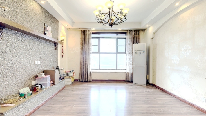 天明国际公寓二手房实景图