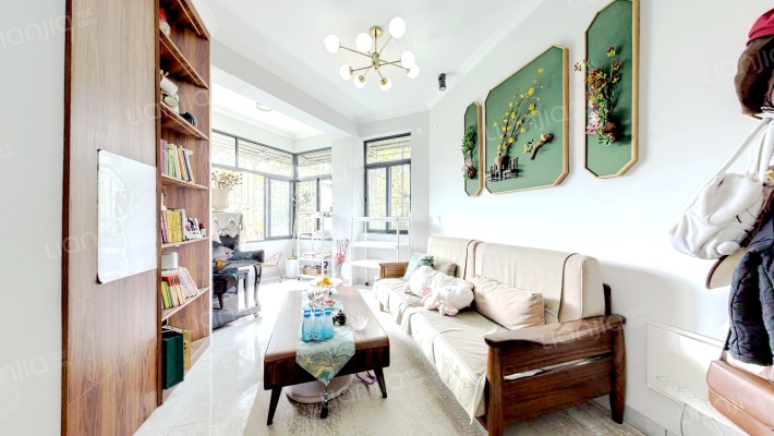 东组团二手房实景图