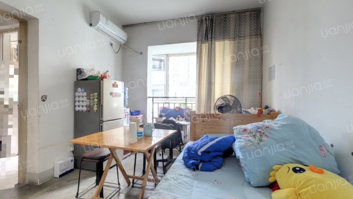 向龙小区二手房实景图