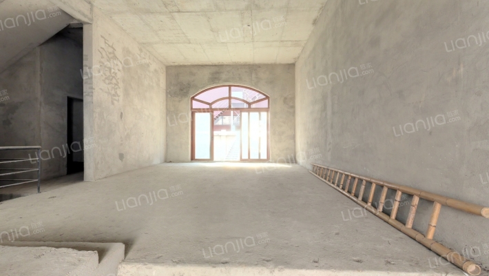 富华佛罗城堡二手房实景图