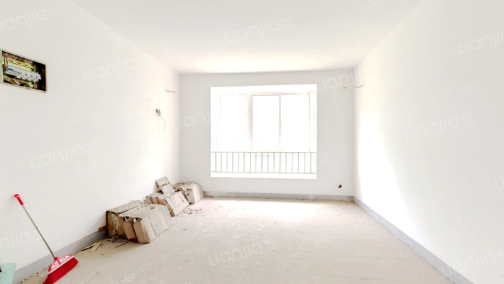 美加湖滨新城一期二手房实景图