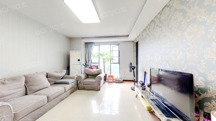 东郊小镇第一街区二手房实景图