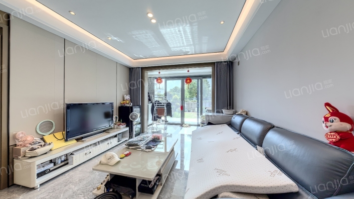 越秀天萃名邸二手房实景图