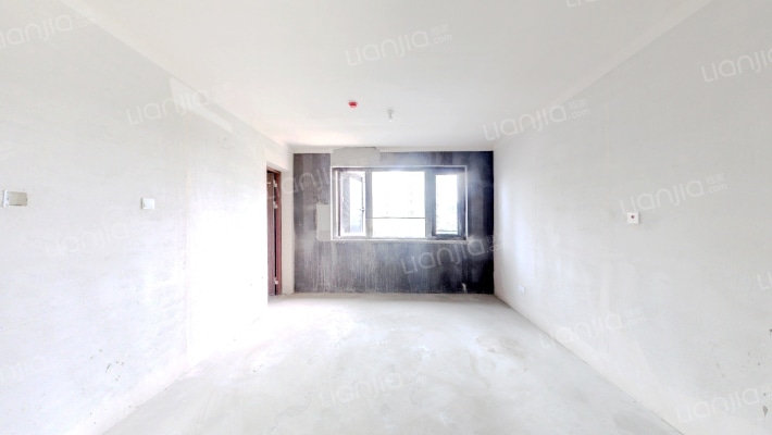 融创江岸臻园二手房实景图