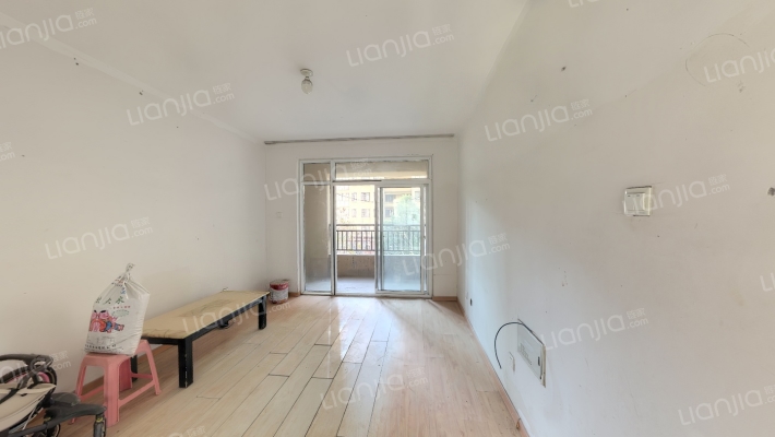 中凯聚龙湾二手房实景图