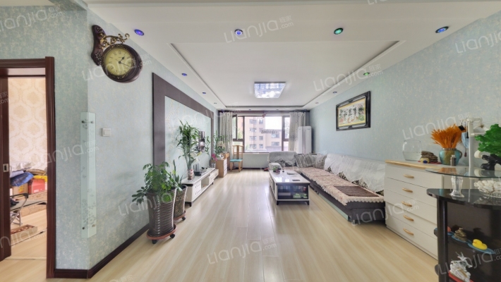 龙泰檀香苑二期二手房实景图