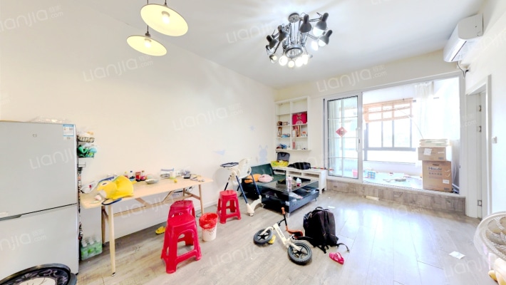 尚峰国际二手房实景图