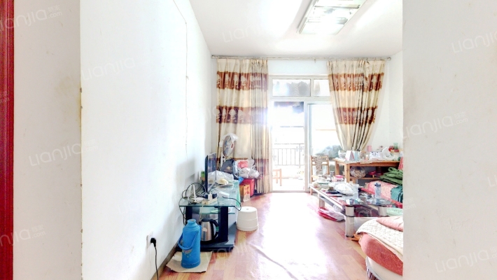 亚丁小镇二手房实景图