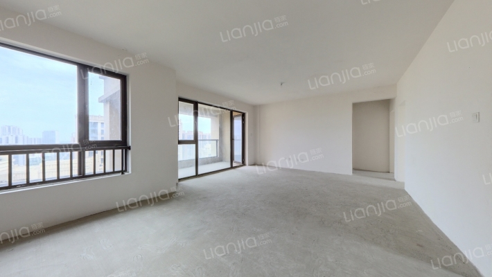 南湖国际中心二手房实景图