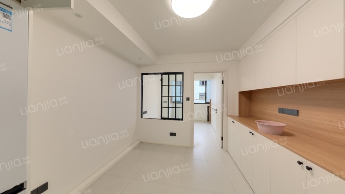 平型关路245弄二手房实景图