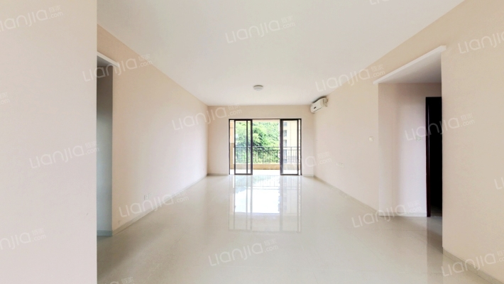 鸿泰海半山二手房实景图