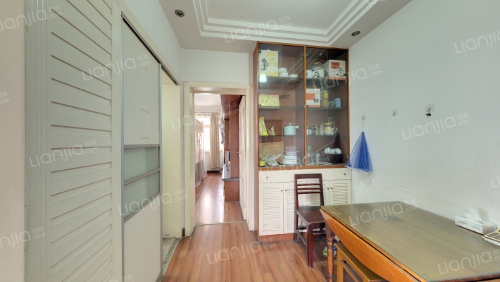 白云小区二手房实景图