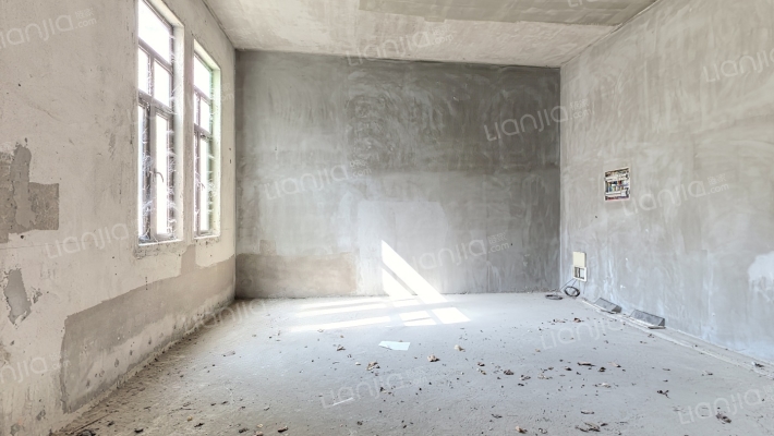 保利高尔夫郡岭墅二手房实景图