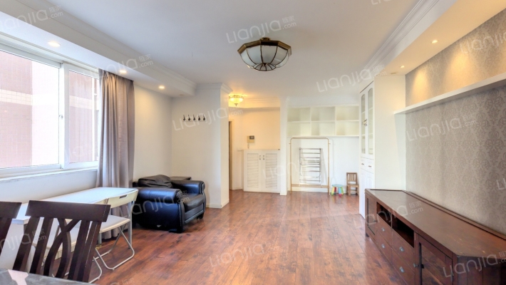 泰德花苑二手房实景图