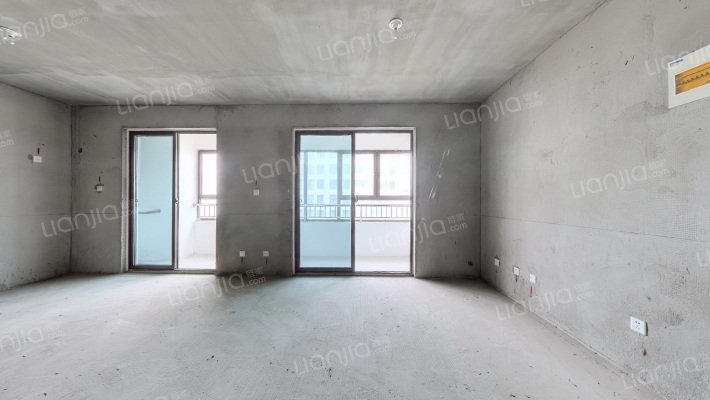 万瑞林山翠语二手房实景图