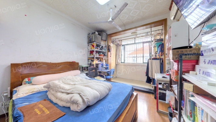 镇东新村二手房实景图