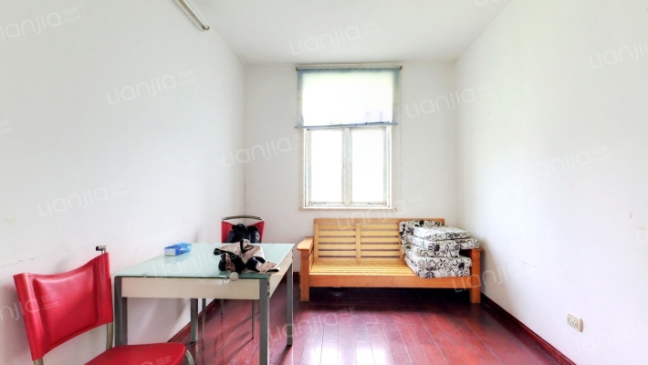 钢花新村111街二手房实景图