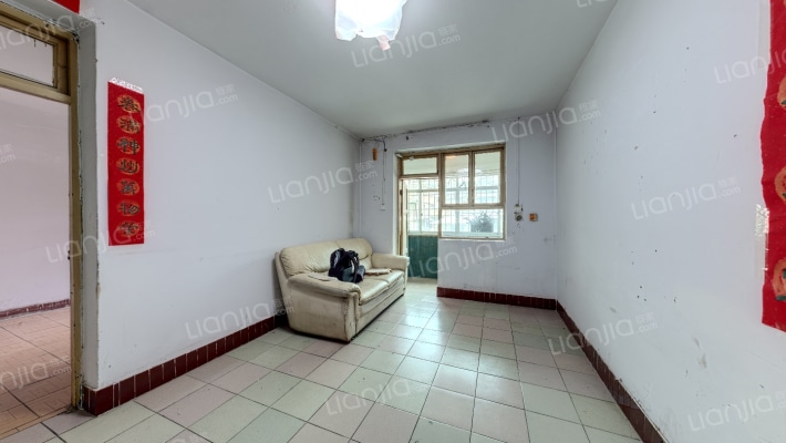 八鸽岩路127号二手房实景图