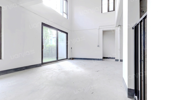 金臣颐墅二手房实景图