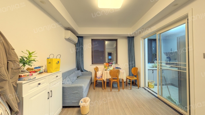 河畔新村二手房实景图