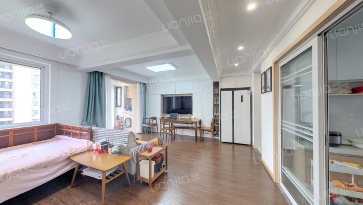 新兴岚湾一期西区二手房实景图