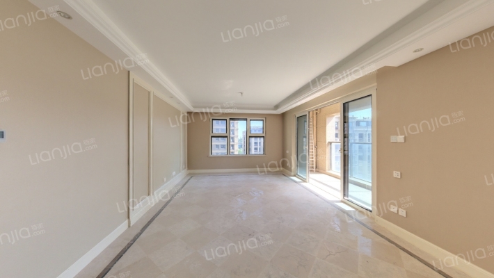 融创山湖院墅二手房实景图